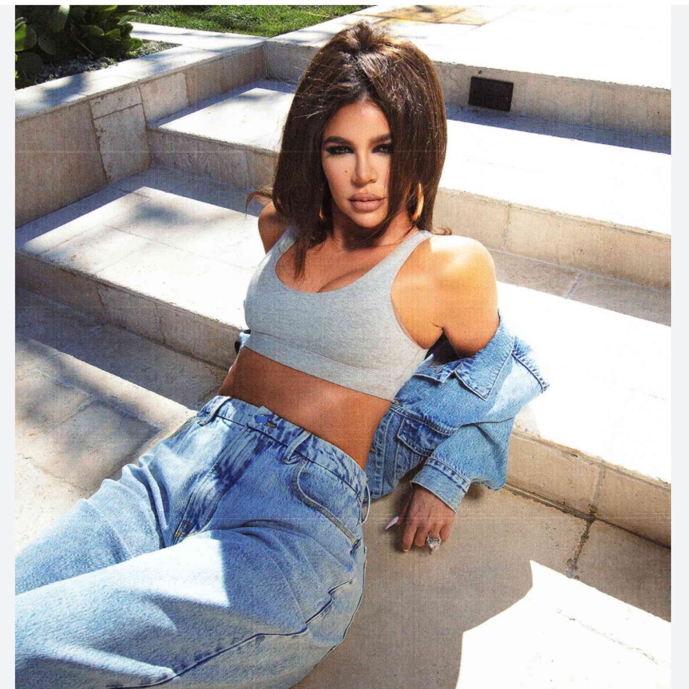 Good American Good 90’s Viral Khloe Kardashian Straight Leg Jeans LAST PRICE